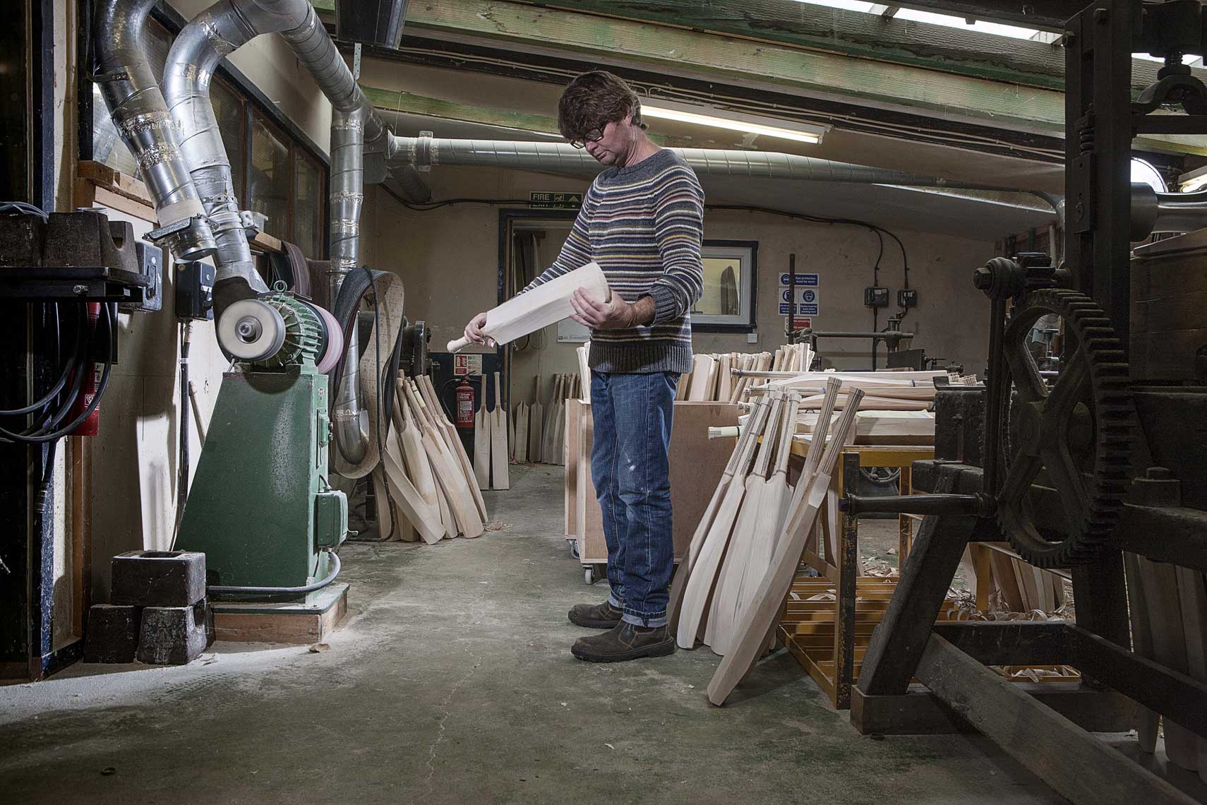 CountryLife_Cannon_CricketBatMaker132